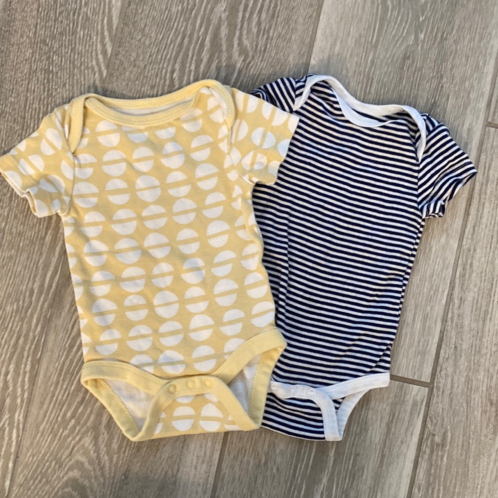 Carter’s and Cloud Island newborn onesies bundle